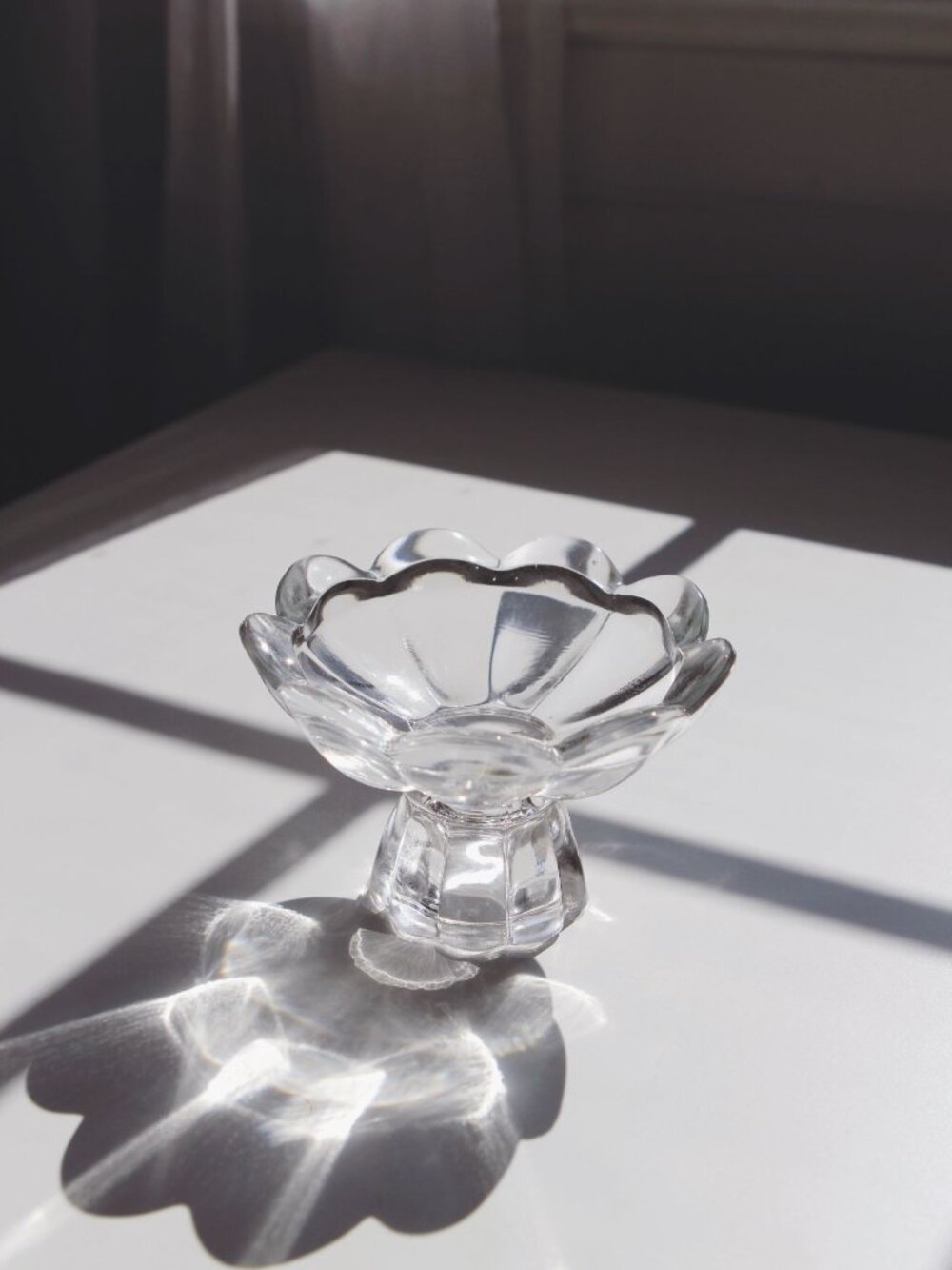 Set Of 6 Vintage L.E Smith Scalloped Glass Pedestal Candle Holder Scalloped Bowl